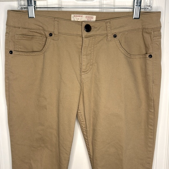 EUC No Boundaries Khaki Jeans - Picture 2 of 5